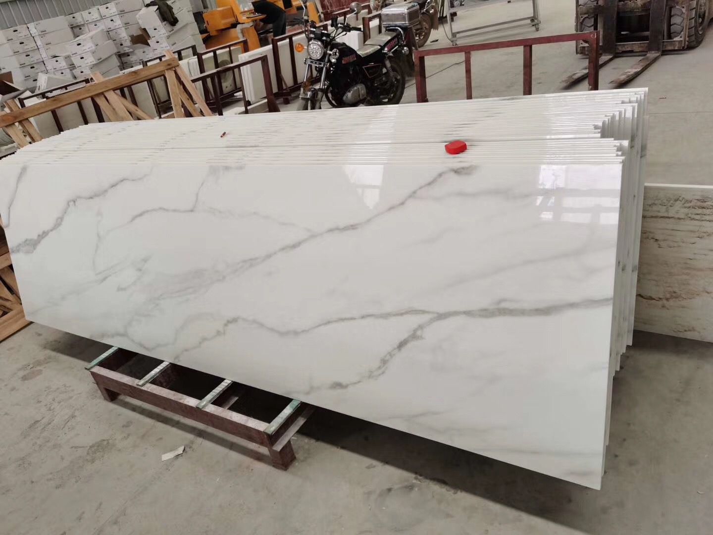 Artificial Calacatta Marble Vein Nano Glass Stone For Interior 